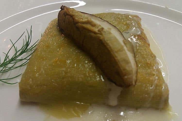 Scrigno dell'isola, un fagottino di farina di castagne, funghi porcini, patate, con caprini di Tosi Filago (I prodotti tipici dell'Isola bergamasca 
Una promozione ai nastri di partenza)