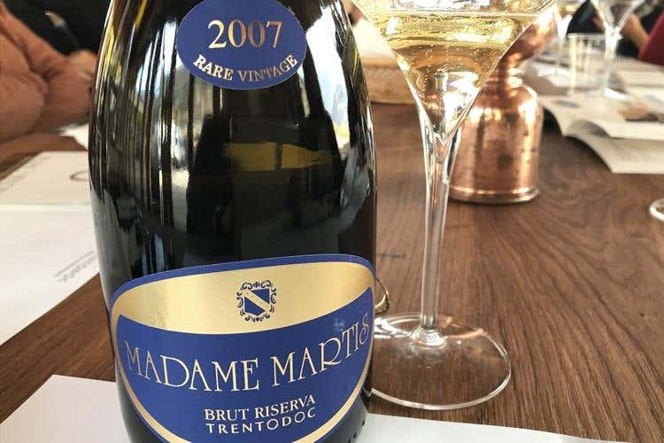 (I Trento Doc di Maso Martis 
Effervescenza delle Dolomiti)