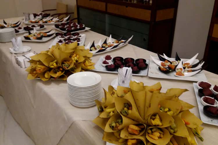 Aperitivo - Carlos V Alghero (I vini di Santa Maria La Palma 
danno voce alla viticoltura sarda)