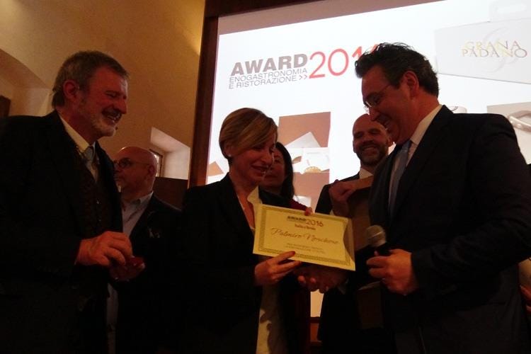 Alberto Lupini, Dorina Bianchi e Palmiro Noschese - Iaccarino, Montano, Noschese, Marriott 
Gli Award 2016 di Italia a Tavola