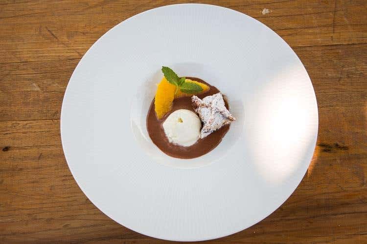 Raviolo fritto al Bitto e cioccolato - Elnava De Rosa (Il Bitto “sotto le stelle” a La Fiorida 
L'omaggio dai cuochi Euro-Toques & Co)