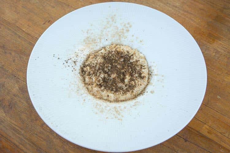 Risotto mantecato al Bitto, spezie e polvere di funghi - Tommaso Arrigoni (Il Bitto “sotto le stelle” a La Fiorida 
L'omaggio dai cuochi Euro-Toques & Co)