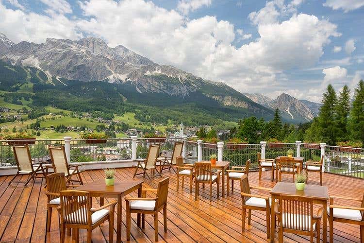 Terrazza Bar (Il Cristallo di Cortina è Marriott 
Più ospiti internazionali, un'offerta a 360°)