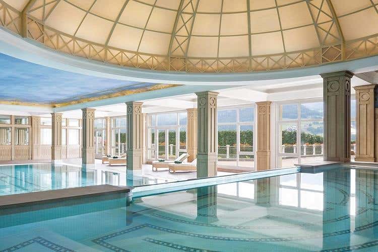 Piscina (Il Cristallo di Cortina è Marriott 
Più ospiti internazionali, un'offerta a 360°)