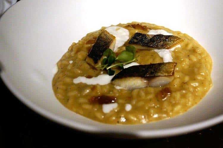 Risotto con cipolle bruciate, sgombro e confettura di limone (Il lato gourmet di Poggio Le Volpi
Apre Barrique, firma Oliver Glowig)