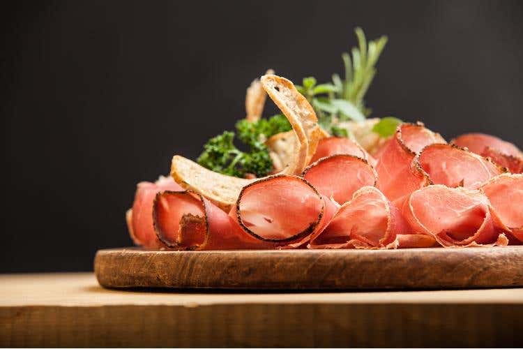 (Il lusso silenzioso del Garberhof 
tra relax e rituali di purificazione)