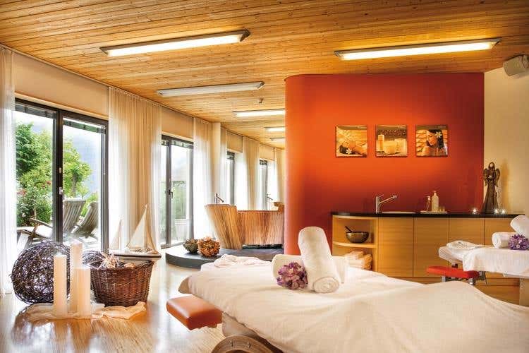 (Il lusso silenzioso del Garberhof 
tra relax e rituali di purificazione)