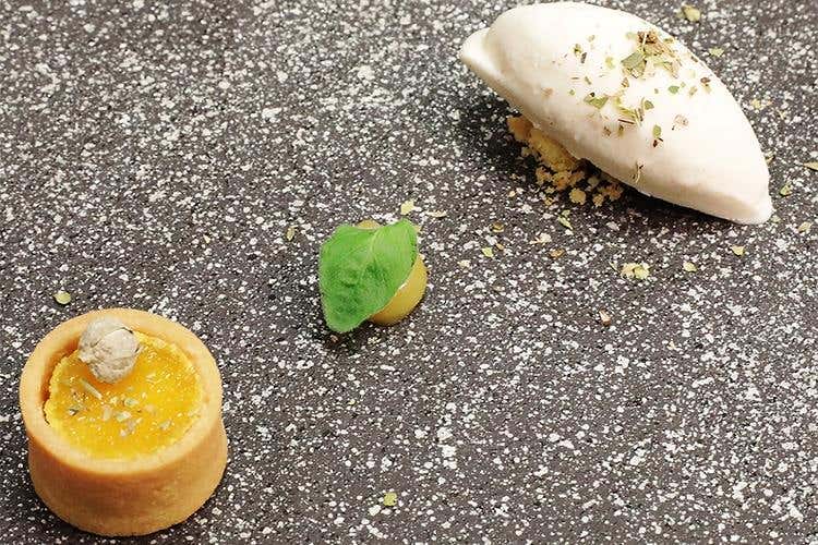 Mandorla, capperi, origano e limone