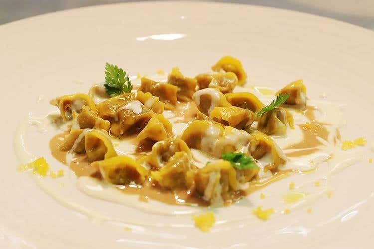 Antonino Cannvacciuolo - Plin di anatra, zuppetta di fegato grasso e latte di bufala