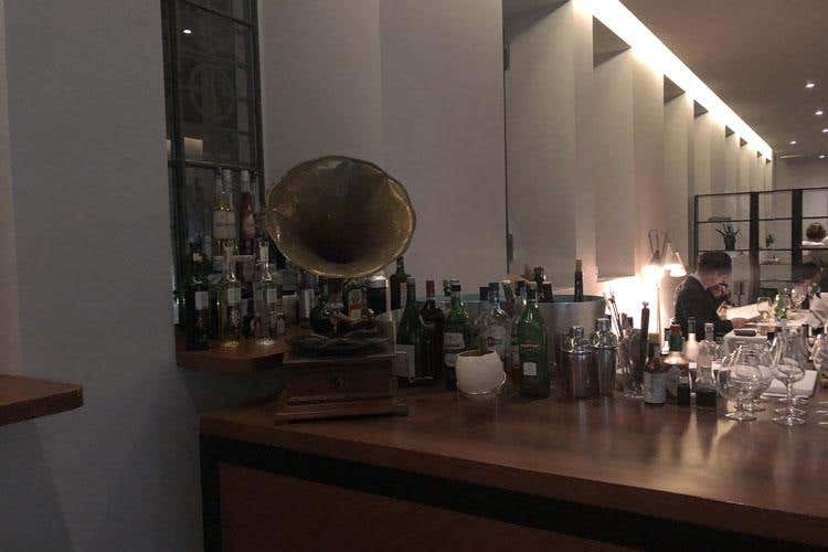 (Il percorso di Canzian verso la “purezza” 
In sala come a teatro, menu italianissimo)