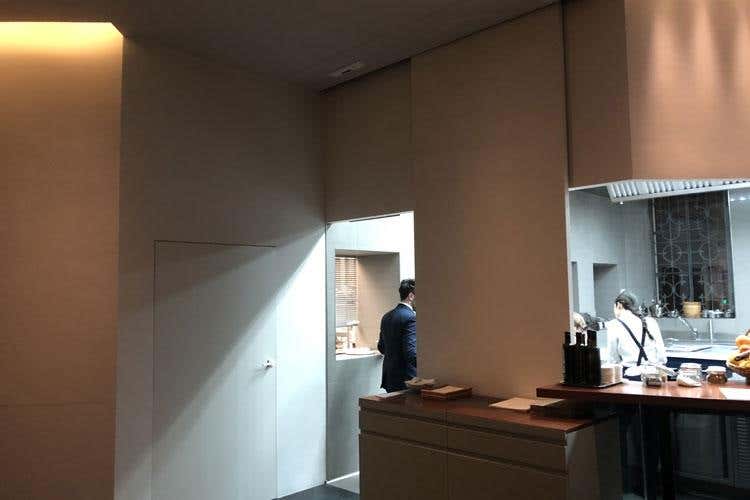 (Il percorso di Canzian verso la “purezza” 
In sala come a teatro, menu italianissimo)