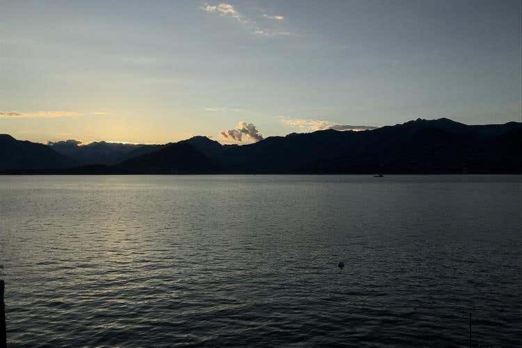 Vista lago dal Ristorante La Tavola (Il Porticciolo, la stella sul lago 
che non potremo più scordare)