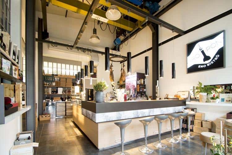 Il piano bar (Il posto del cuore Al Carroponte, prima di tutto il servizio