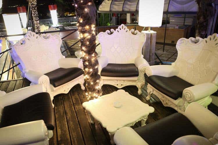 (£$Il posto del cuore$£ 
Hollywood di Bardolino, musica e coccole)