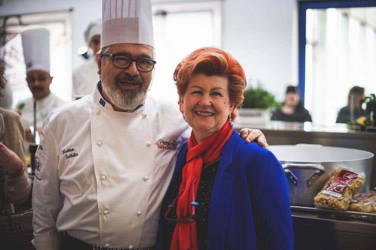 Matteo Scibilia e Annie Féolde (Il Premio IaT chiude da Pentole Agnelli 
Light lunch all'insegna delle tipicità)