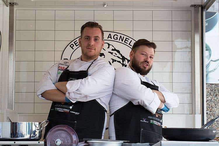 Mattia Sacchelli e Filippo Cammarata (Il Premio IaT chiude da Pentole Agnelli 
Light lunch all'insegna delle tipicità)