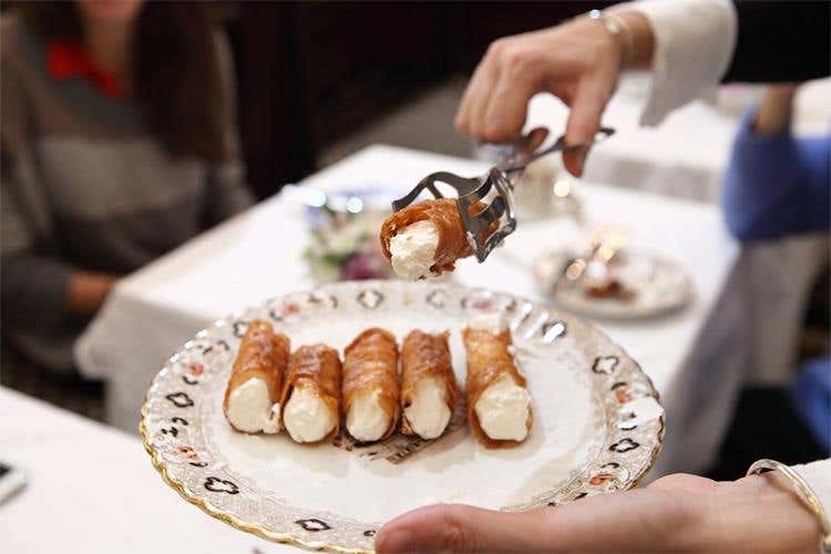 Il rito del tè all'inglese da Babingtons 
Tradizione a piazza di Spagna dal 1893