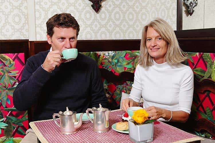 Rory Bruce e Chiara Bedini (proprietari) - Il rito del tè all'inglese da Babingtons 
Tradizione a piazza di Spagna dal 1893