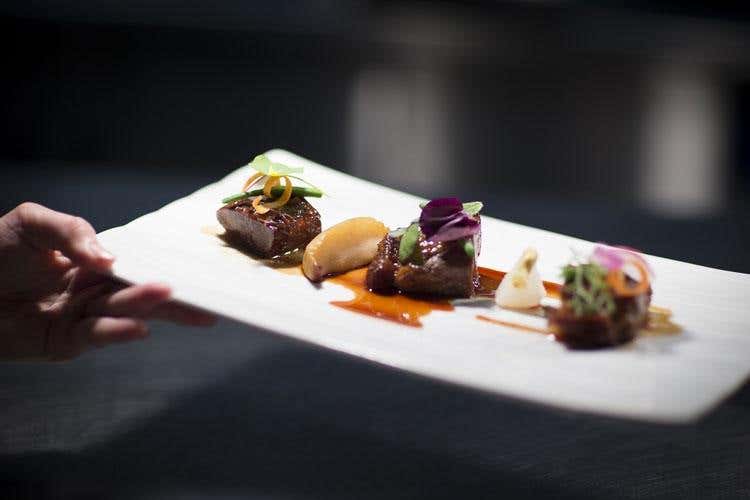 (Il sake Dassai al Wicky’s Wicuisine 
Ospite d’onore, il patron Hiroshi Sakurai)