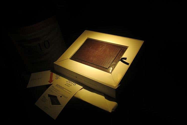 (Il Tourinot n. 10 di Guido Gobino 
celebra dieci anni di dolci creazioni)