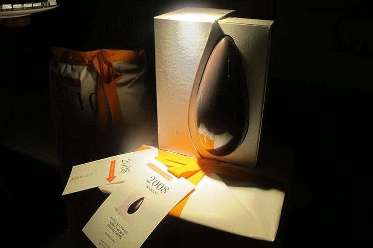 (Il Tourinot n. 10 di Guido Gobino 
celebra dieci anni di dolci creazioni)