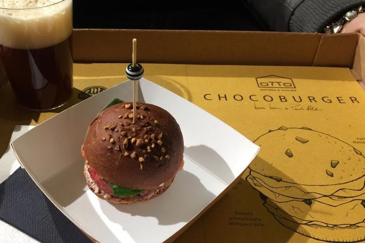 ChocoBurger - In 34mila al Salon du Chocolat 
Non c'è dolce senza design, moda e arte