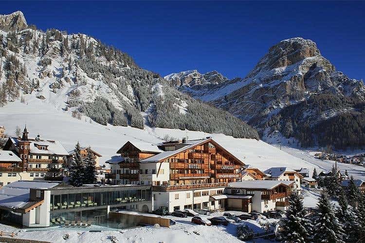 Colfosco, Hotel Cappella - In Alta Badia si scia ma non solo 
Il fascino delle Dolomiti tra storia e arte