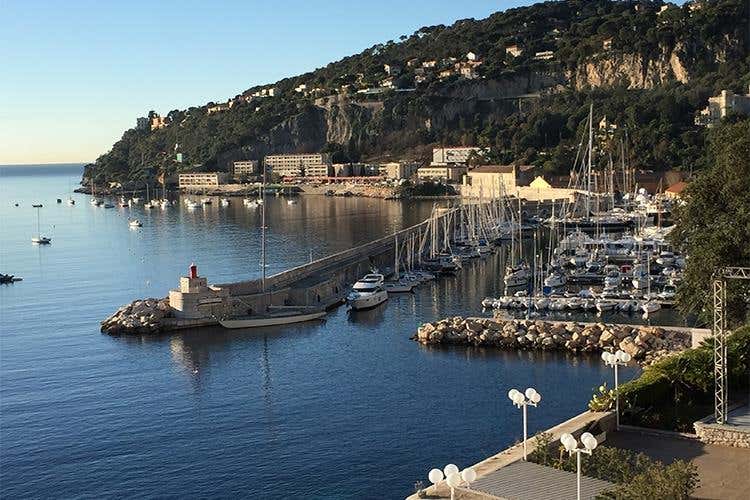 In Costa Azzurra si festeggia la primavera con una battaglia navale... fiorita