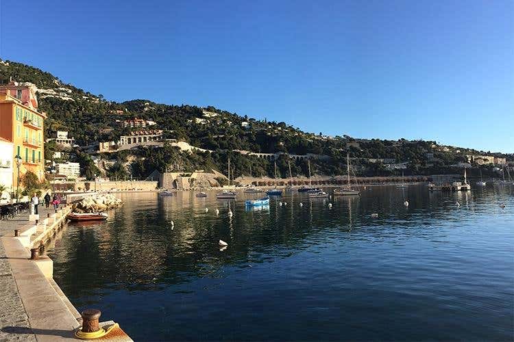 In Costa Azzurra si festeggia la primavera con una battaglia navale... fiorita