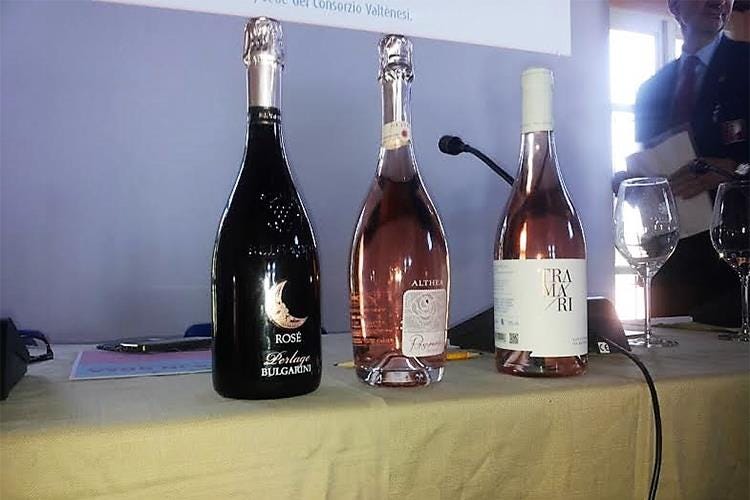 Le tre etichette finaliste al concorso Italia in Rosa Packaging (a sinistra la vincitrice by Bulgarini) - Italia in Rosa, oltre 8mila i visitatori 
La Basia vince il Trofeo Pompeo Molmenti