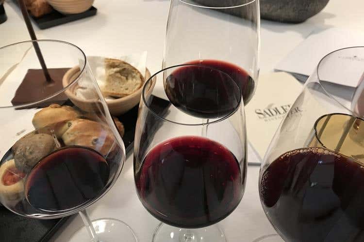 (L'Abruzzo di Marchesi de' Cordano 
Vino di ricerca, tradizione e territorio)