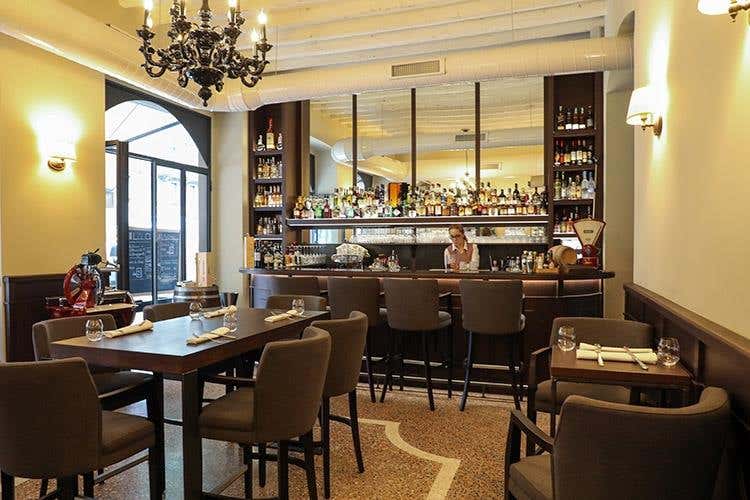 Lounge Bar (L'Alchimia di Alberto Tasinato 
Cucina e mixology al passo con i tempi)