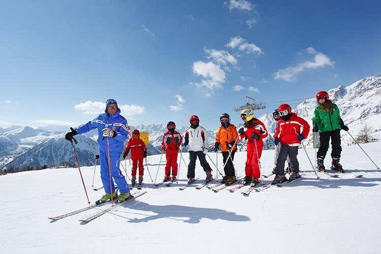 Una lezione di sci a Pejo (L'inverno in Val di Sole 
Una destinazione, infinite possibilità)