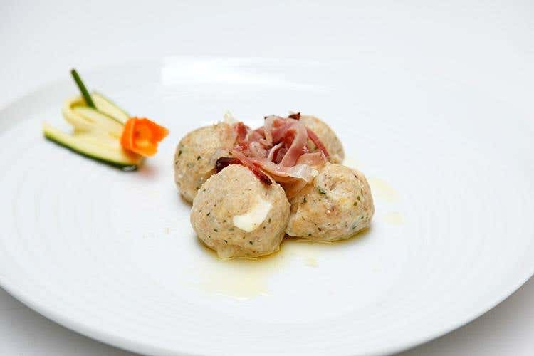 Canederli con Casolet (L'inverno in Val di Sole 
Una destinazione, infinite possibilità)