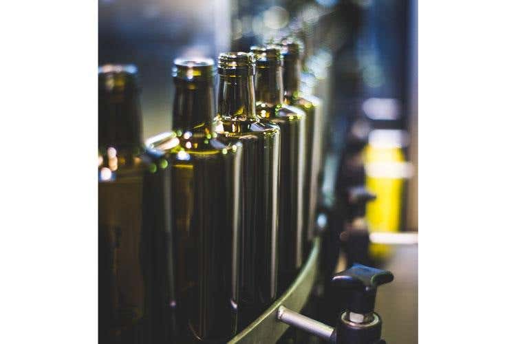 (L’olio Evo siciliano vuole cambiare passo 
Tecnologia e tradizione elementi centrali)