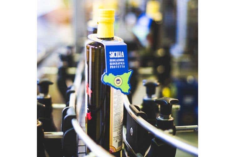 (L’olio Evo siciliano vuole cambiare passo 
Tecnologia e tradizione elementi centrali)