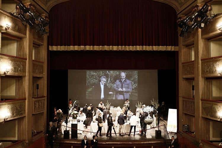 (L'olio italiano finalmente su un palco 
A Extralucca l'evo di qualità parla da sé)