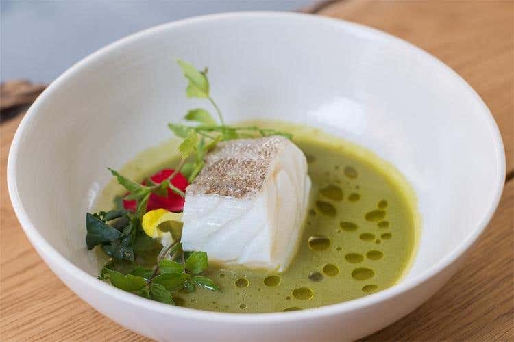 Estratto di oliva, baccalà e meringa - L'oliva in cucina con Marco Ambrosino grazie a Delizialy, una “guida” al gourmet