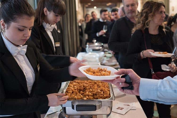 La cucina del senza e le erbe aromatiche al centro di Gusto in Scena 2017