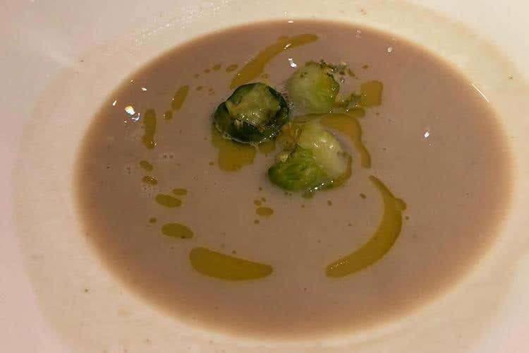 Zuppa alle castagne, cavolini di Bruxelles, formaggio di malga