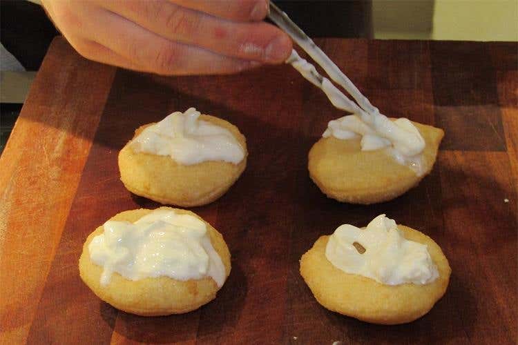 La pizza fritta di Enzo Coccia 
Eleganza grazie a prodotti di alta qualità