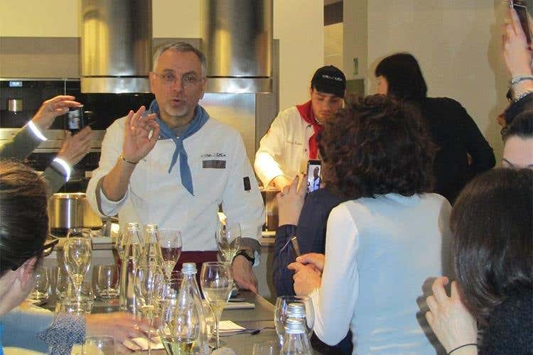 La pizza fritta di Enzo Coccia 
Eleganza grazie a prodotti di alta qualità