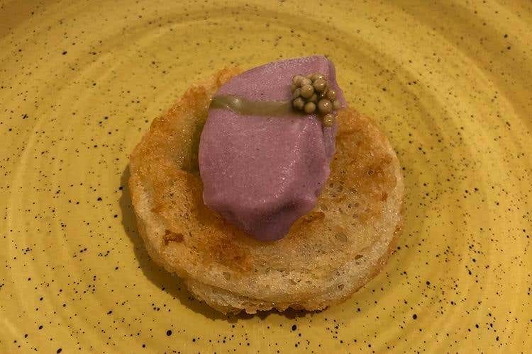 Panella soffiata e gelato di cipolla (La Sicilia di Vincenzo Pinto 
fra tradizione e cucina gourmet)