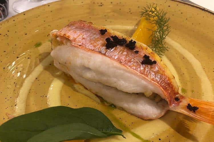 Triglia a beccafico con zuppa di arance di Ribera (La Sicilia di Vincenzo Pinto 
fra tradizione e cucina gourmet)