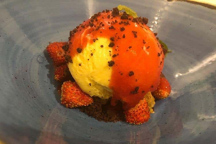 Semifreddo al Passito di Pantelleria con fragolina di Ribera (La Sicilia di Vincenzo Pinto 
fra tradizione e cucina gourmet)