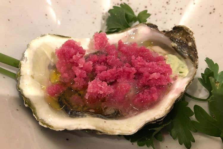 Ostrica marinata e granita di melograno (La Sicilia di Vincenzo Pinto 
fra tradizione e cucina gourmet)