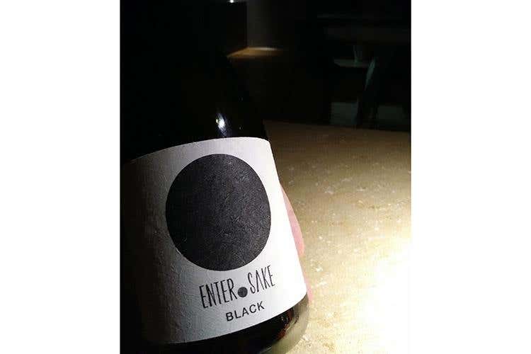 (La stella di Aqua Crua 
oscilla tra gusto e provocazione)