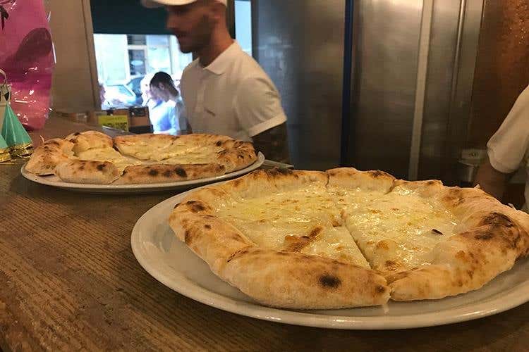 (La Taverna a Milano 
3 milioni di pizze napoletane in 25 anni)