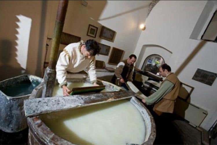 La Vallesina, un paradiso nel Marchigiano 
tra borghi storici e ristoranti tipici