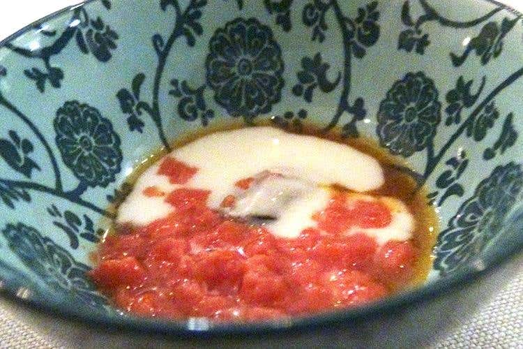 Latte condensato, vongole veraci sarde con granita di pomodoro (Laudemio in viaggio per l'Italia 
La 5ª tappa del tour da Matteo Grandi)